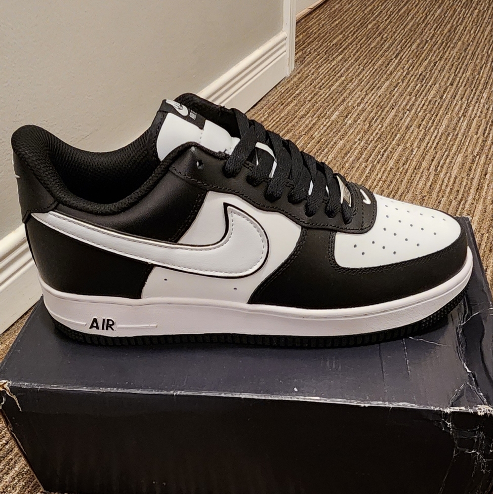 Brand Nike AF1 panda black and white,Men Size 10